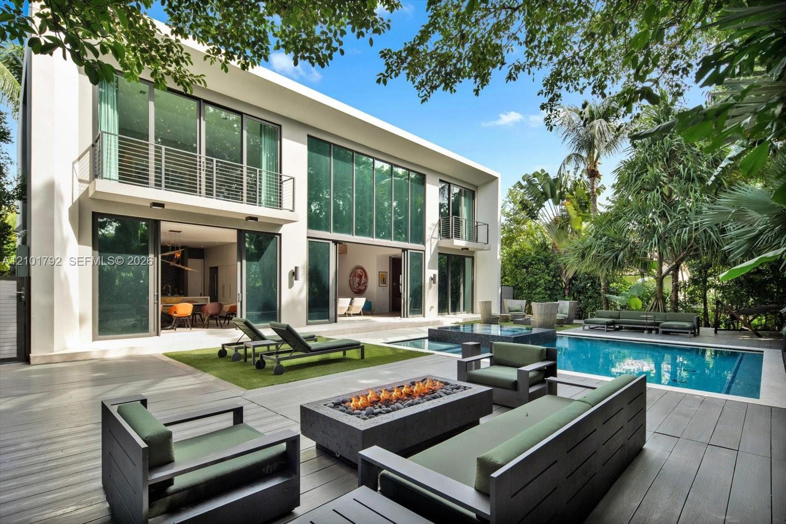 4322 Nautilus Dr