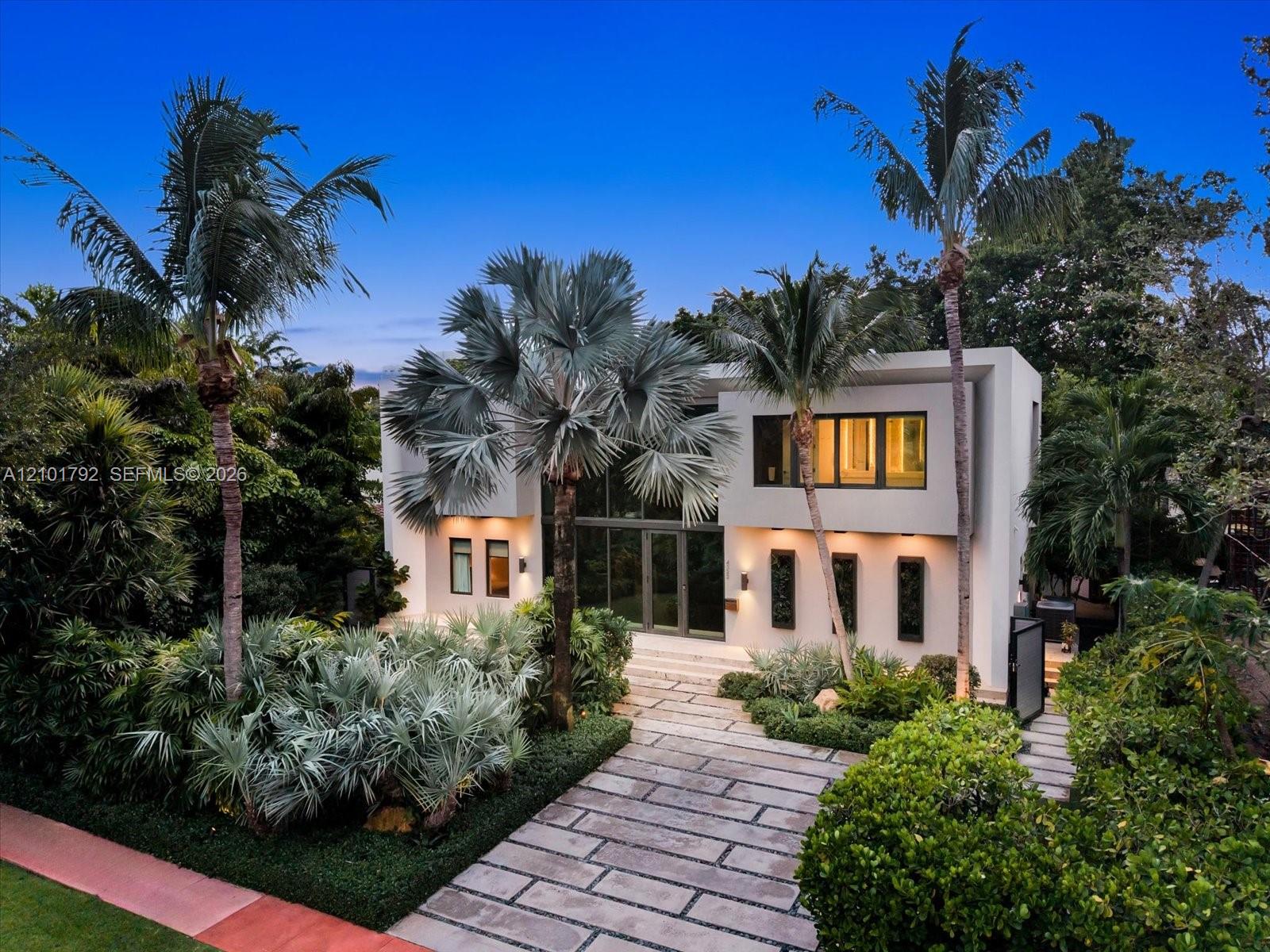 4322 Nautilus Dr