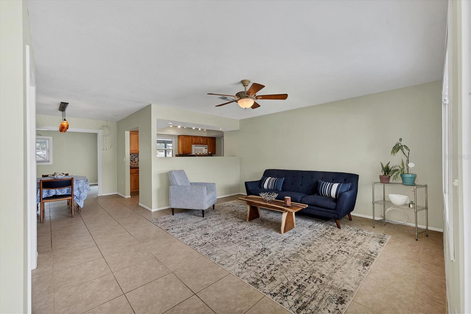 6737 ROXBURY DR