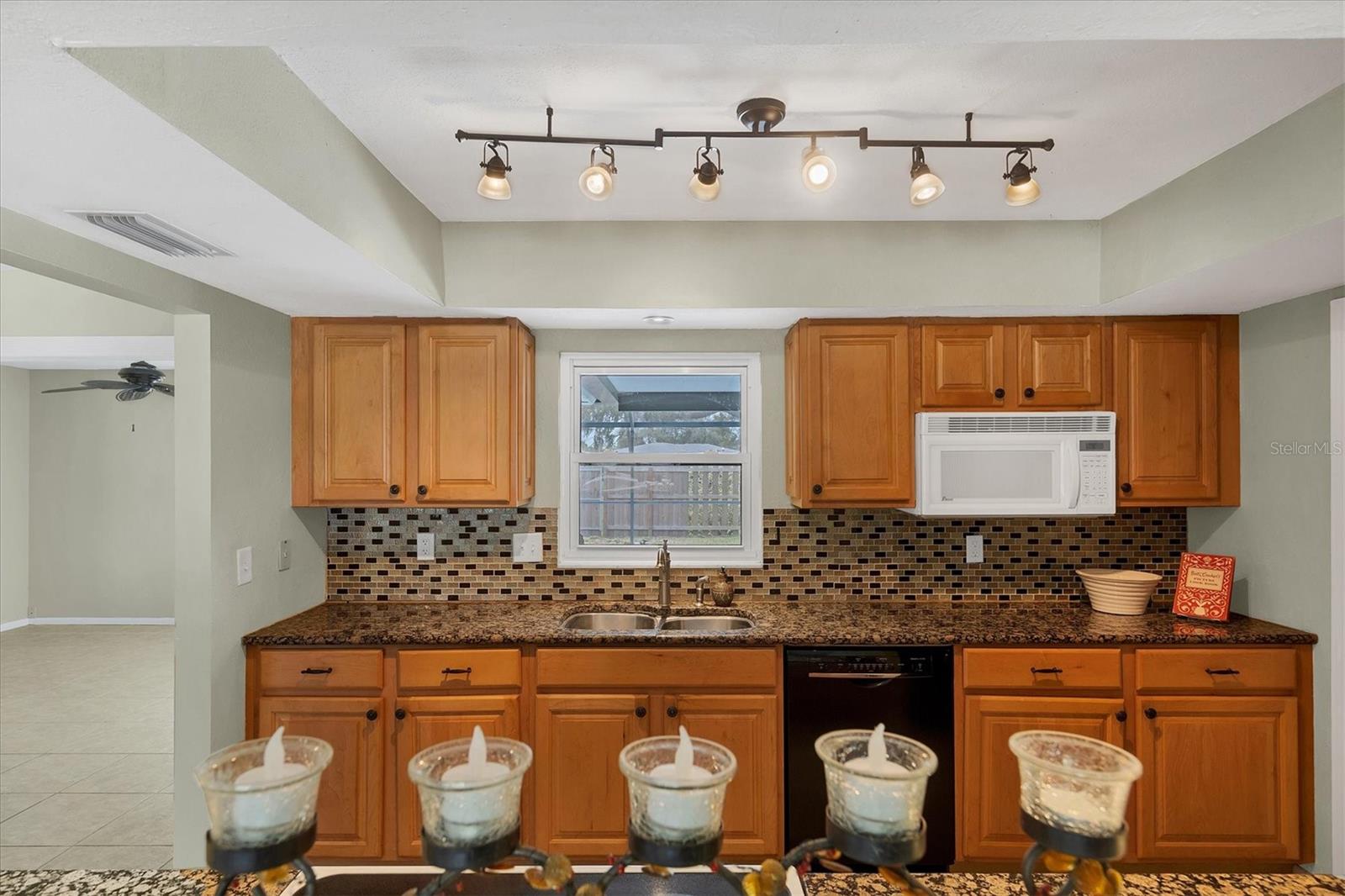 6737 ROXBURY DR