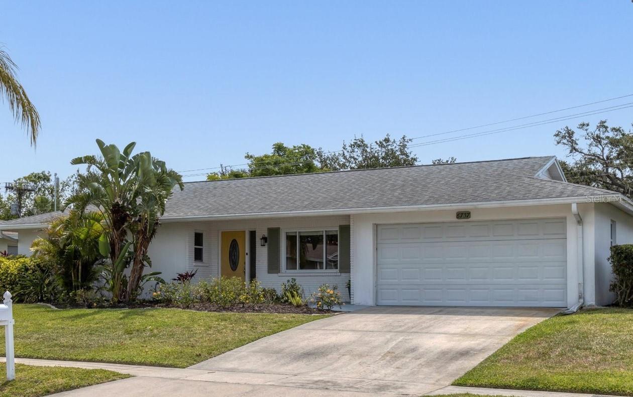 6737 ROXBURY DR