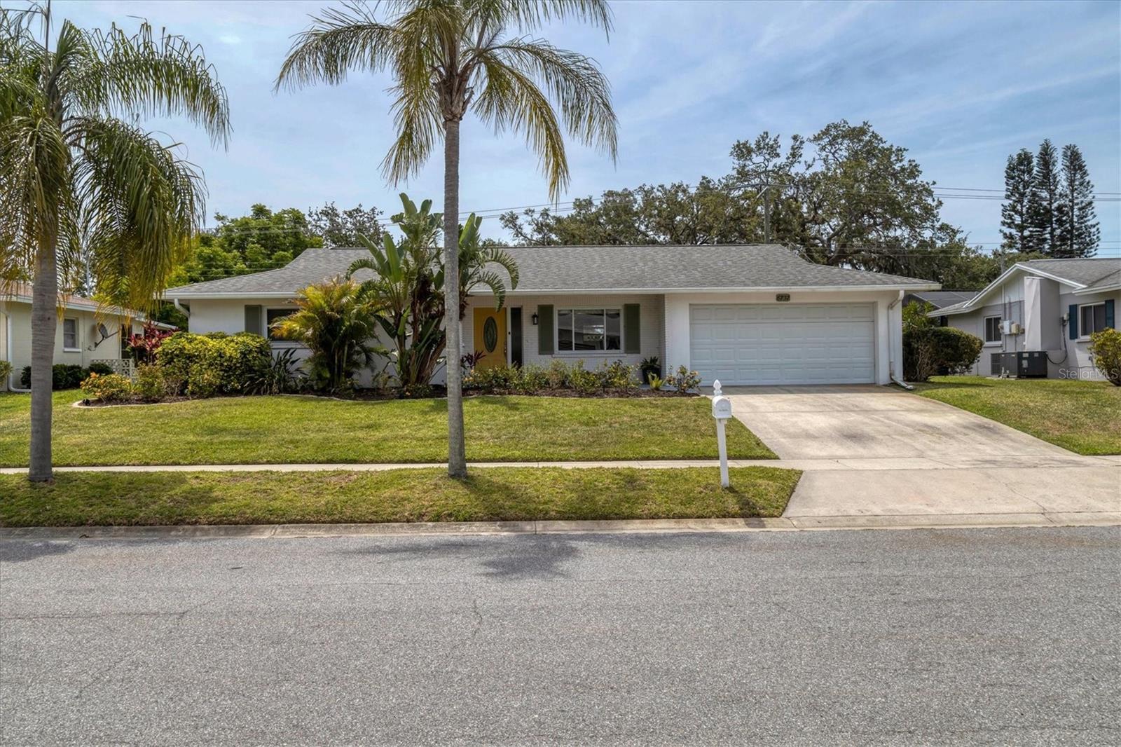 6737 ROXBURY DR