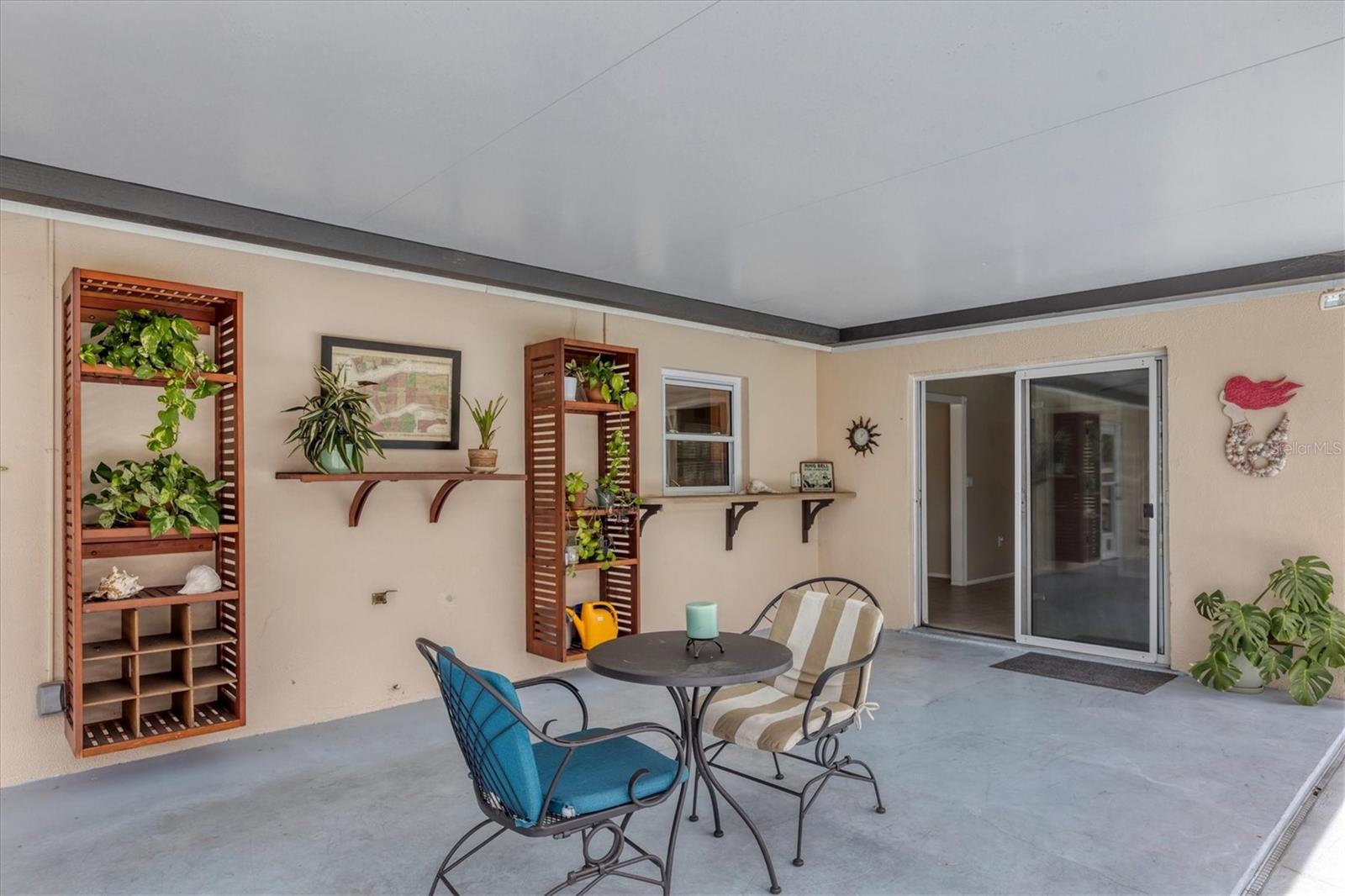 6737 ROXBURY DR