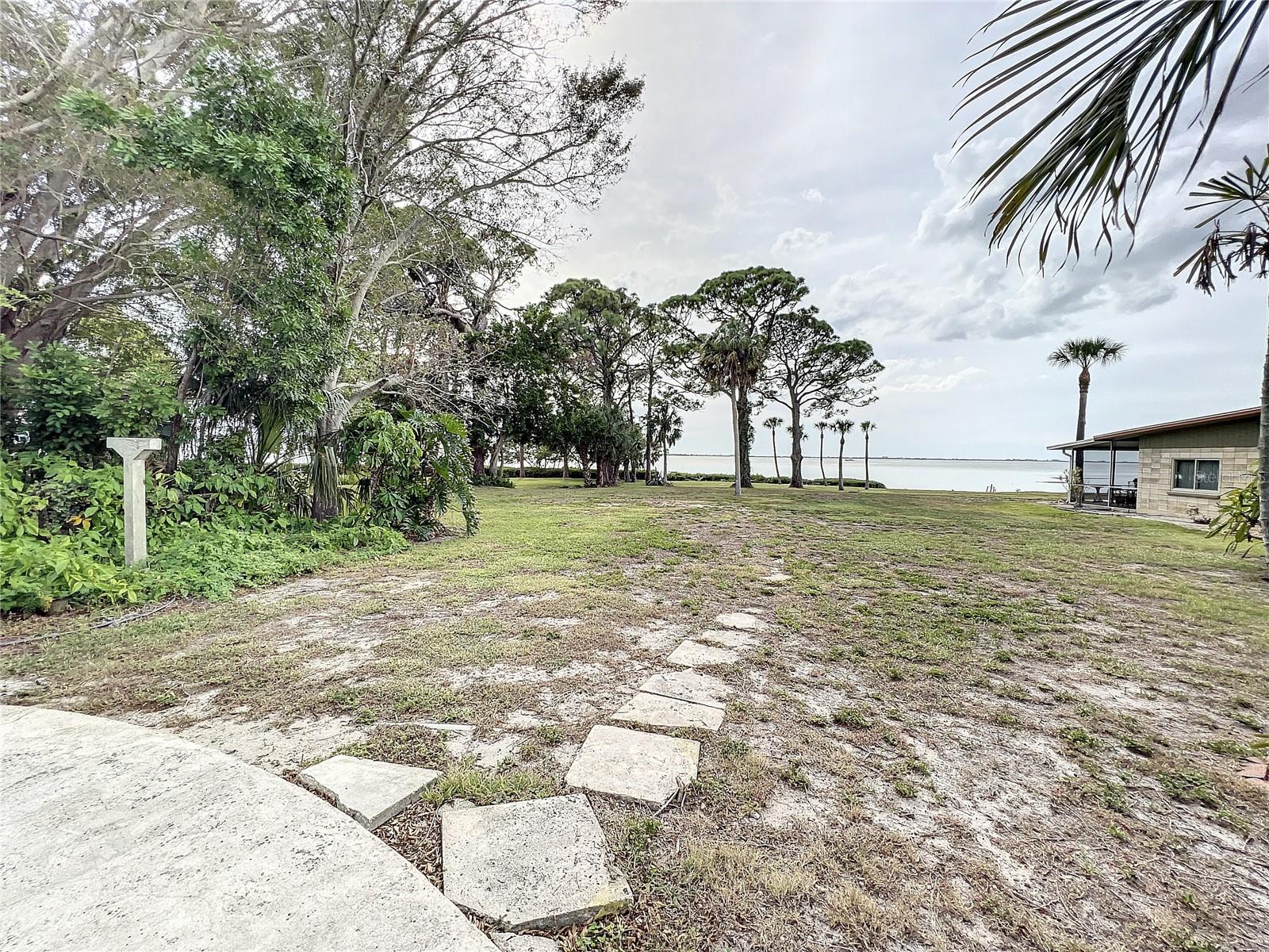 7612 WESTMORELAND DR
