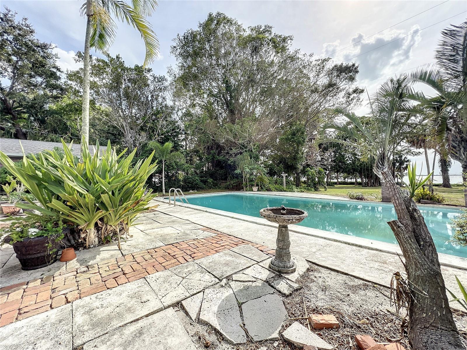 7612 WESTMORELAND DR