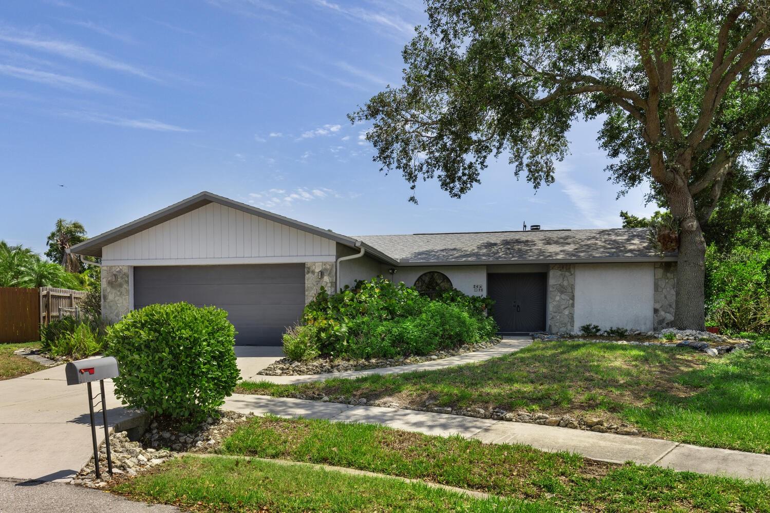 2471 E SCARLET OAK CT