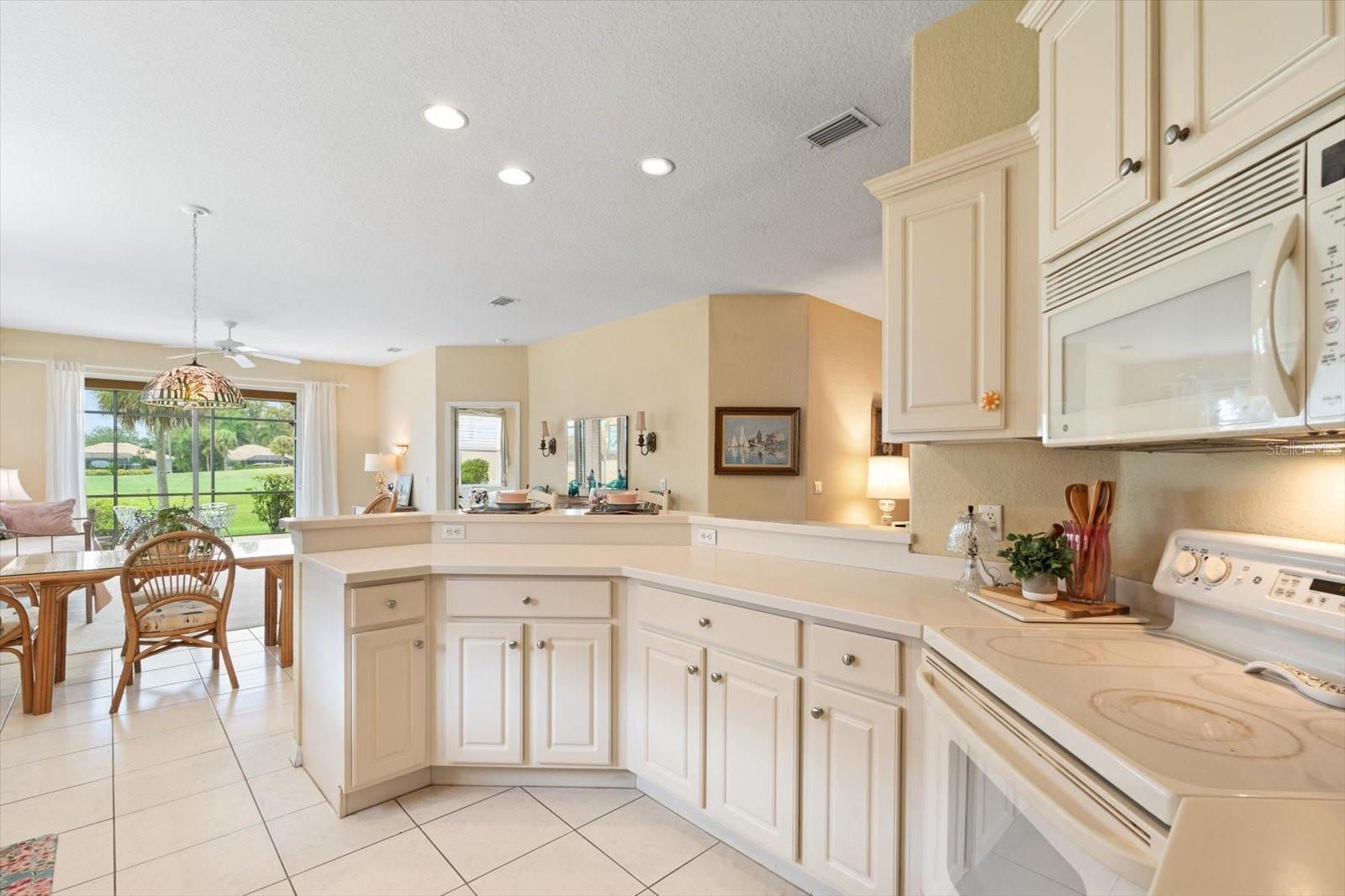 346 FAIRWAY ISLES LN