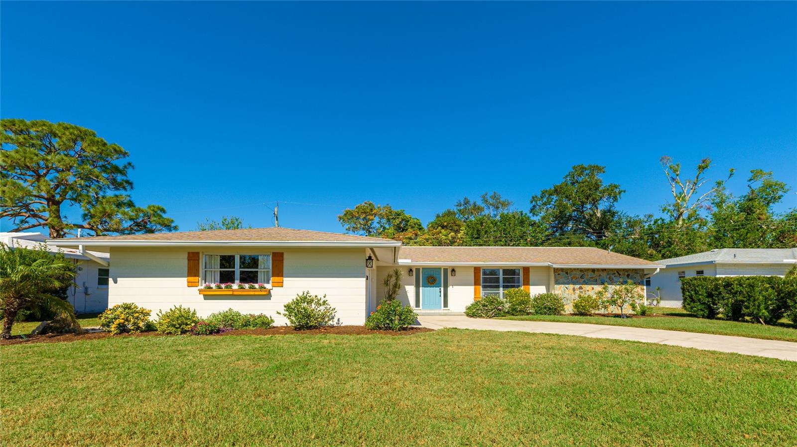 3353 KENMORE DR