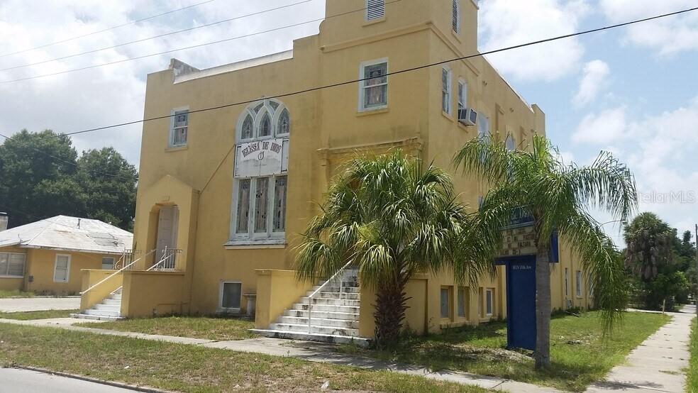 1613 and 1619 10TH AVE W
