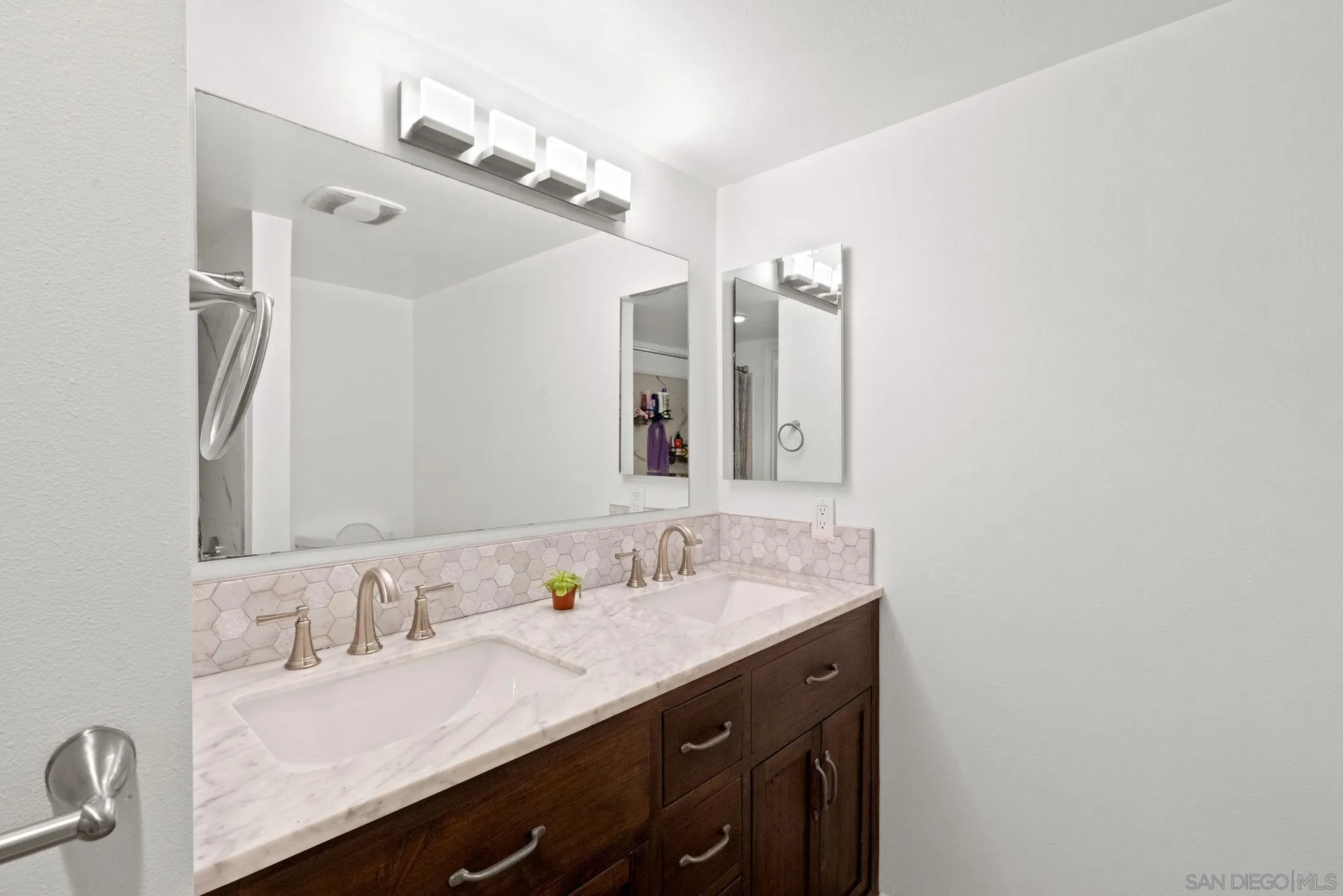 410 Woodlawn Ave Unit A
