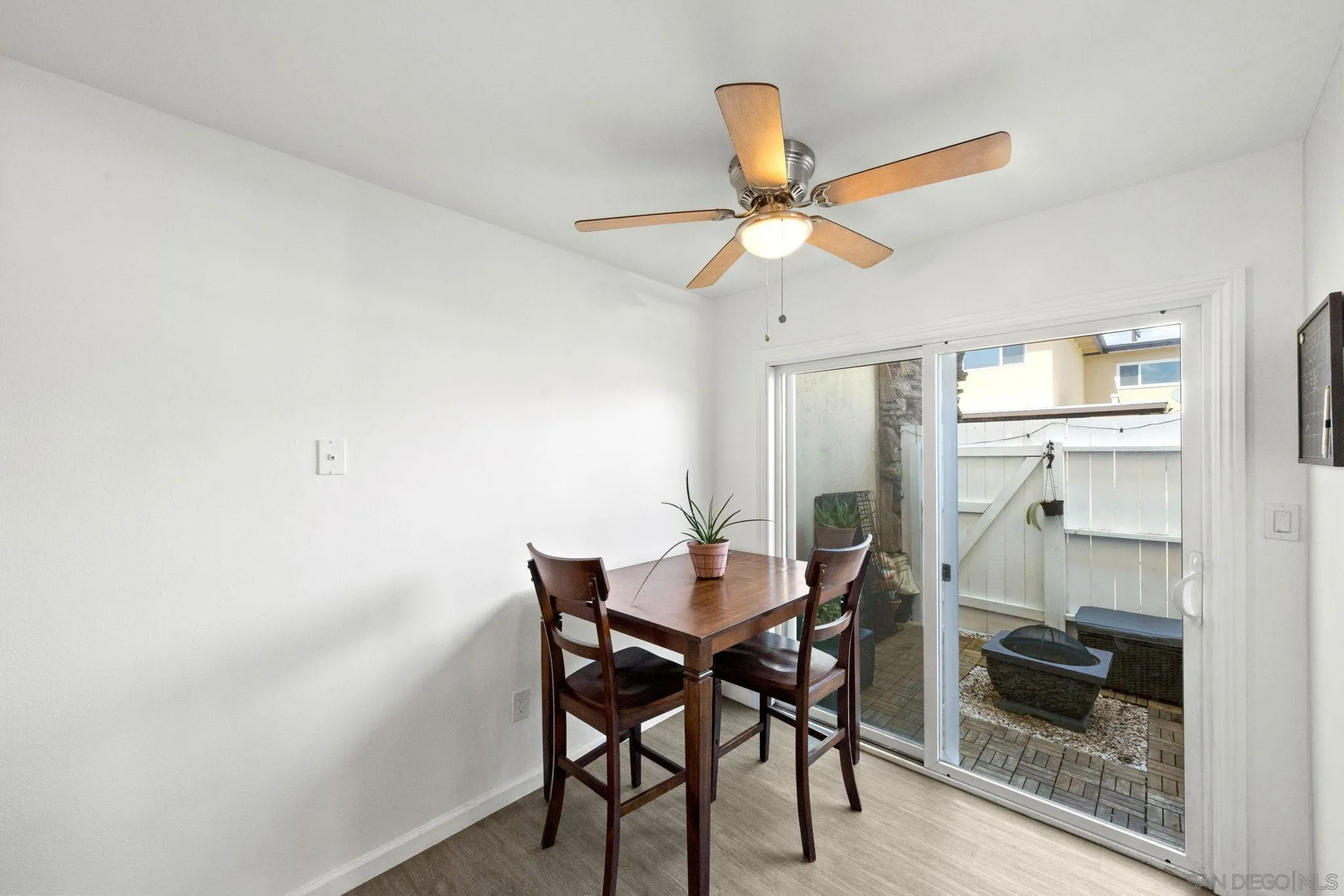 410 Woodlawn Ave Unit A