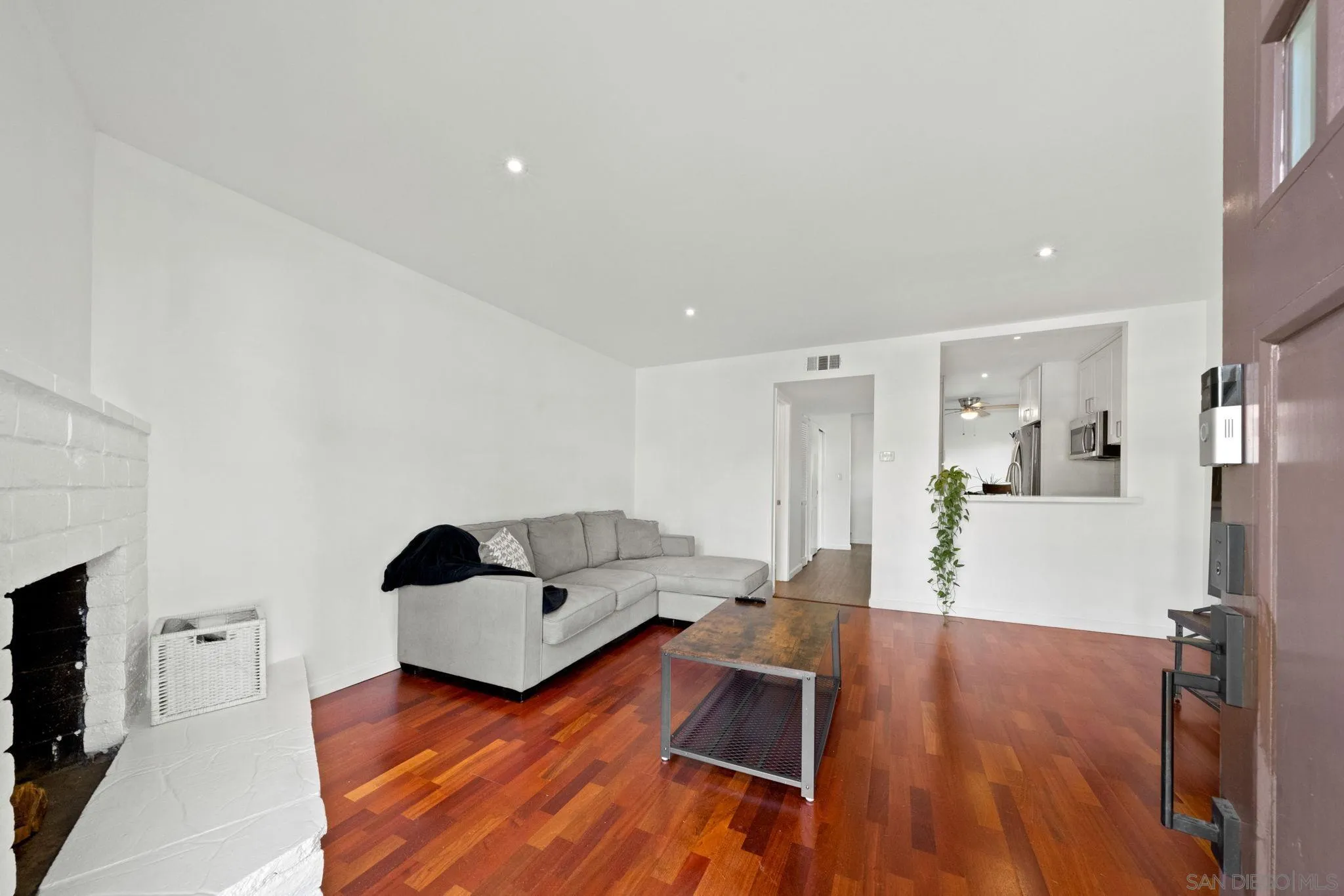 410 Woodlawn Ave Unit A