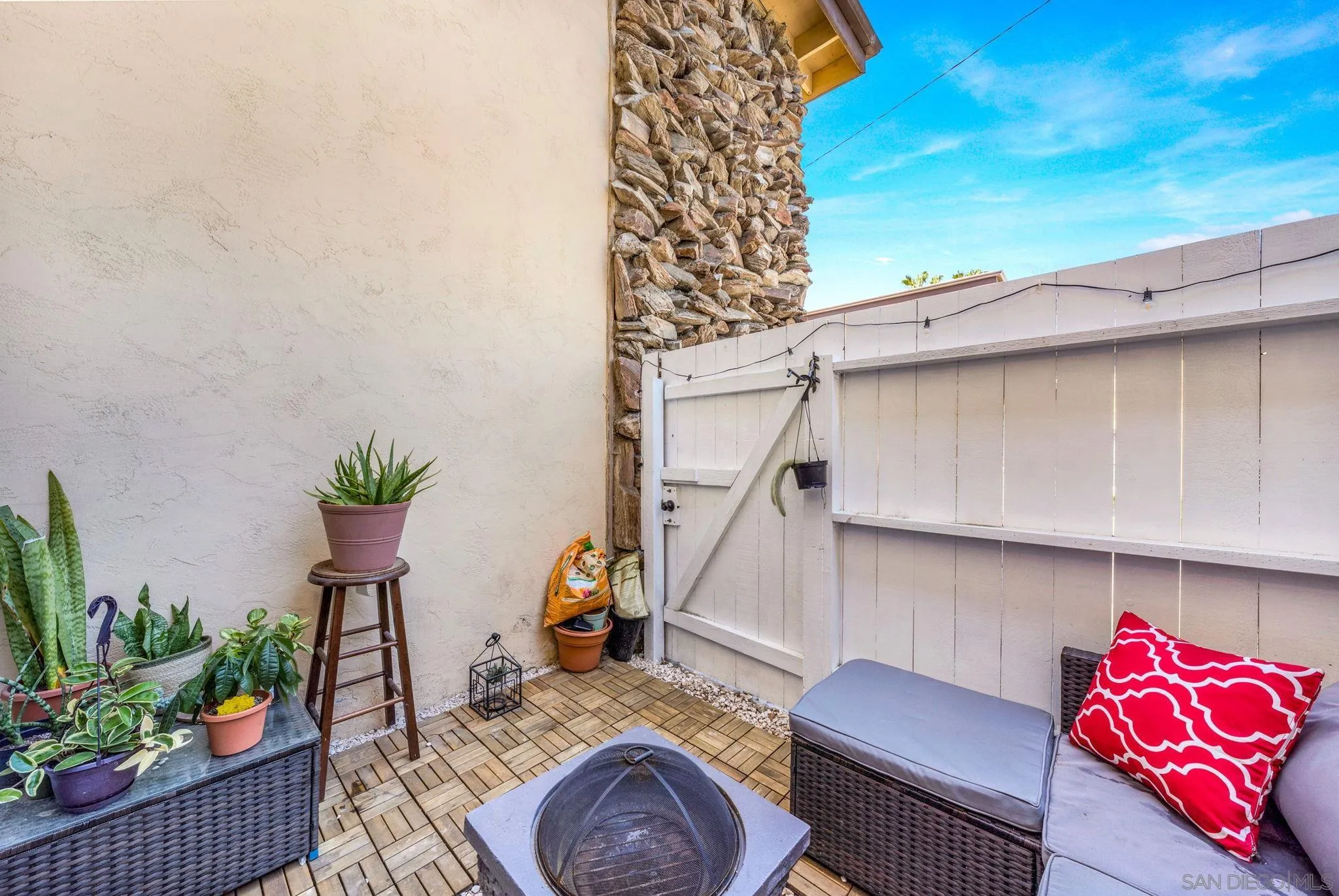 410 Woodlawn Ave Unit A