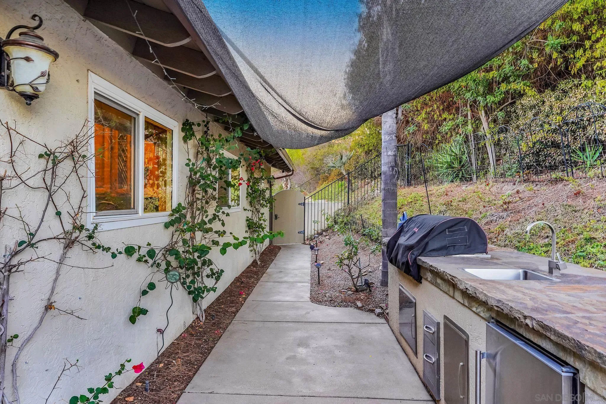 1206 Thistle Braes Ter