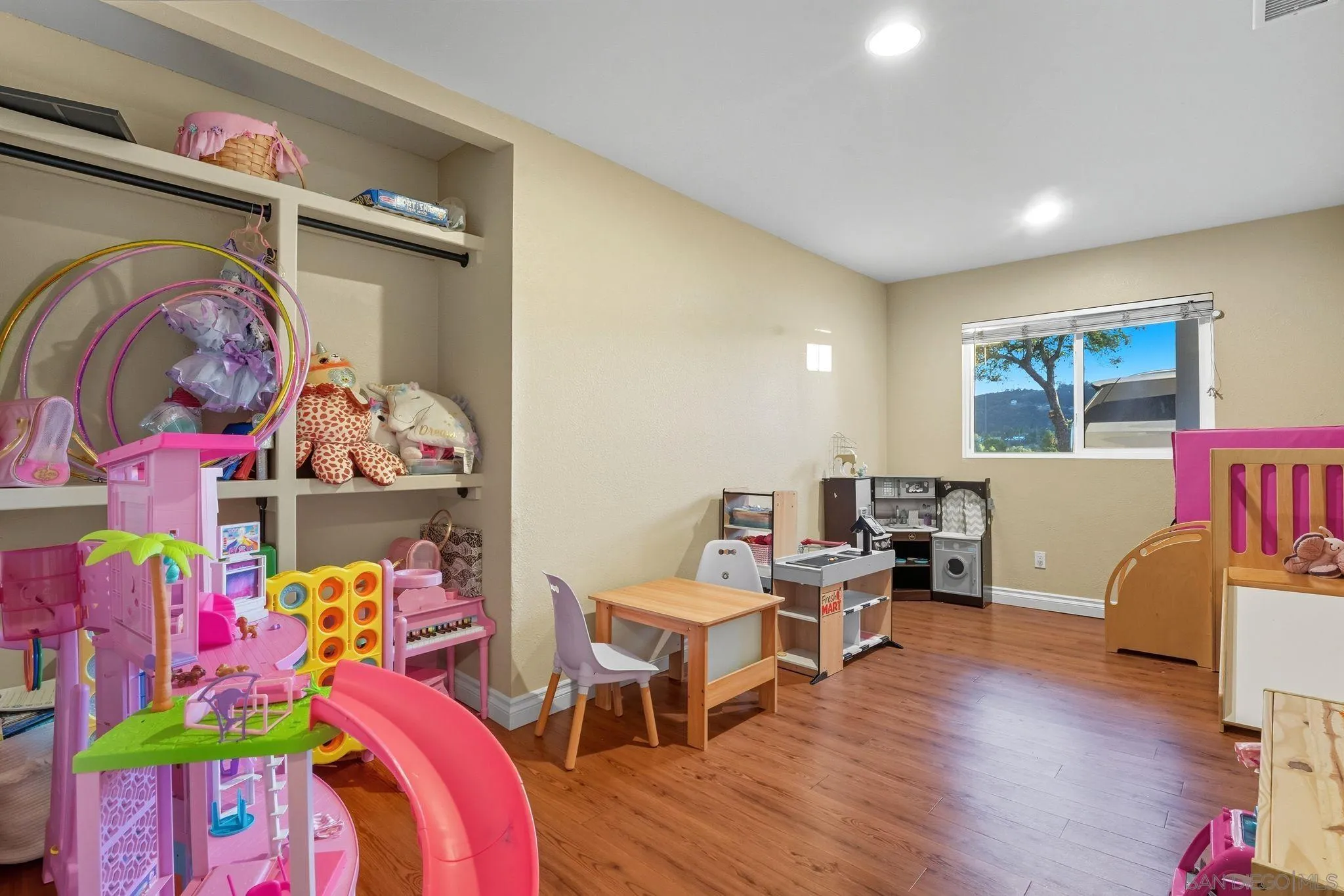 1206 Thistle Braes Ter