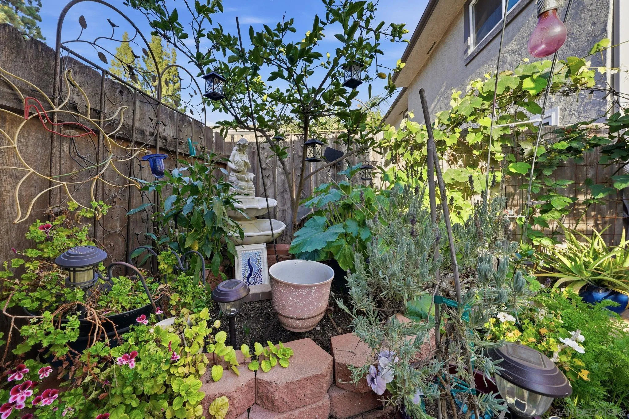 10320 Del Coronado Ln
