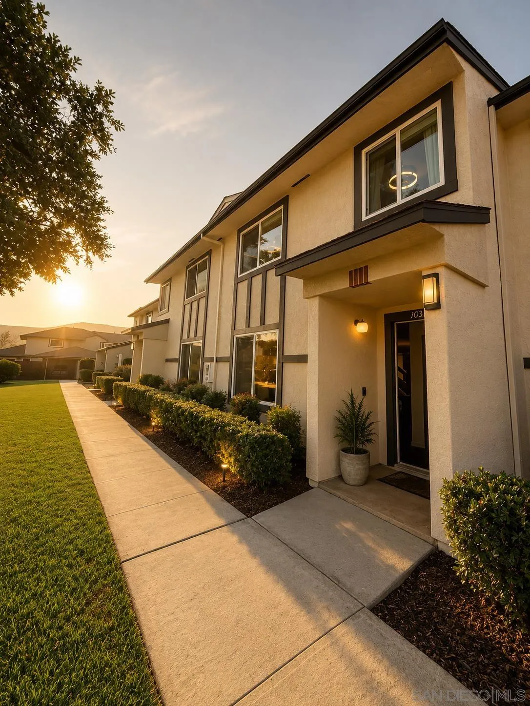 10320 Del Coronado Ln