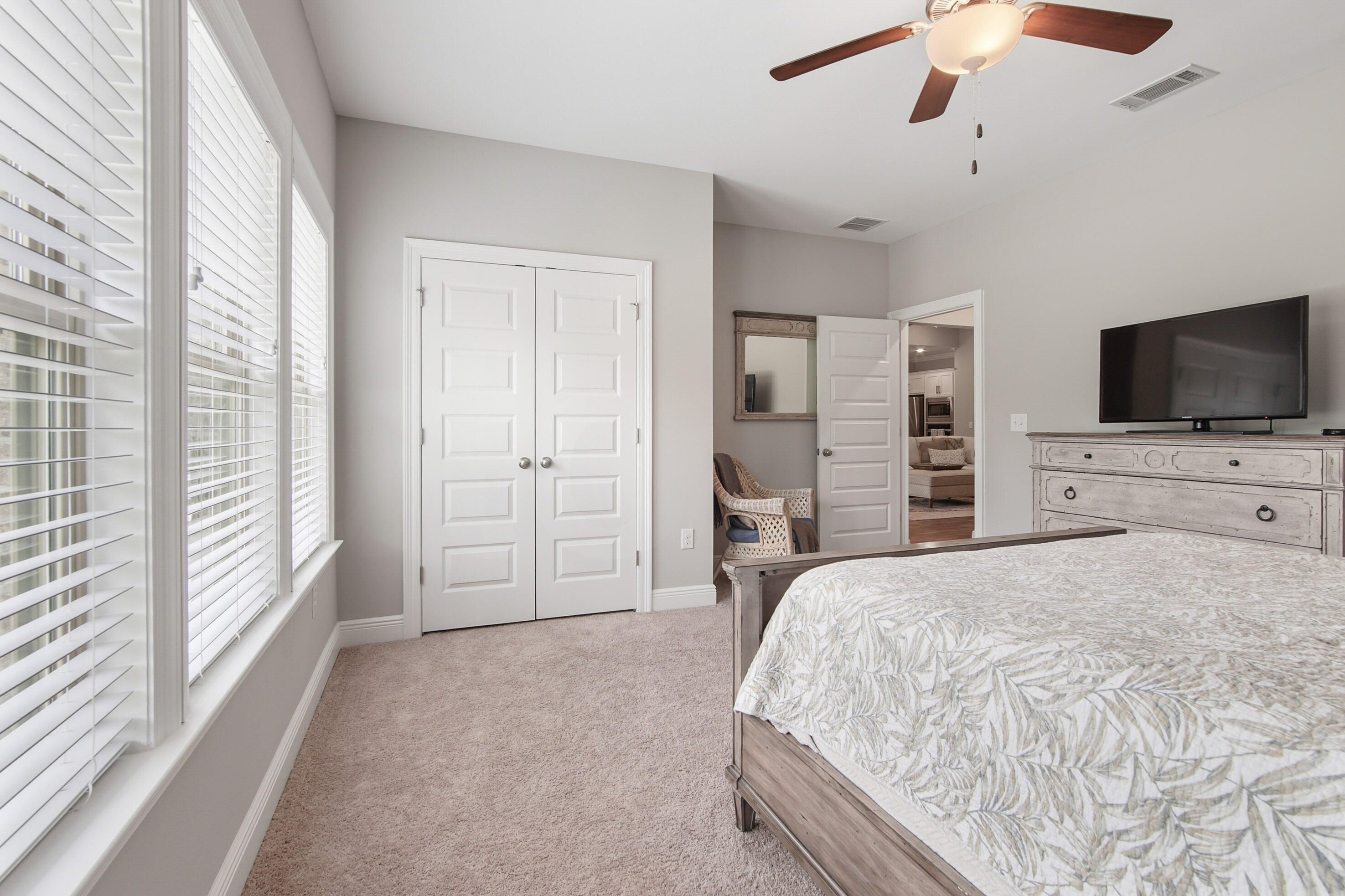 810 Brushed Dune Circle