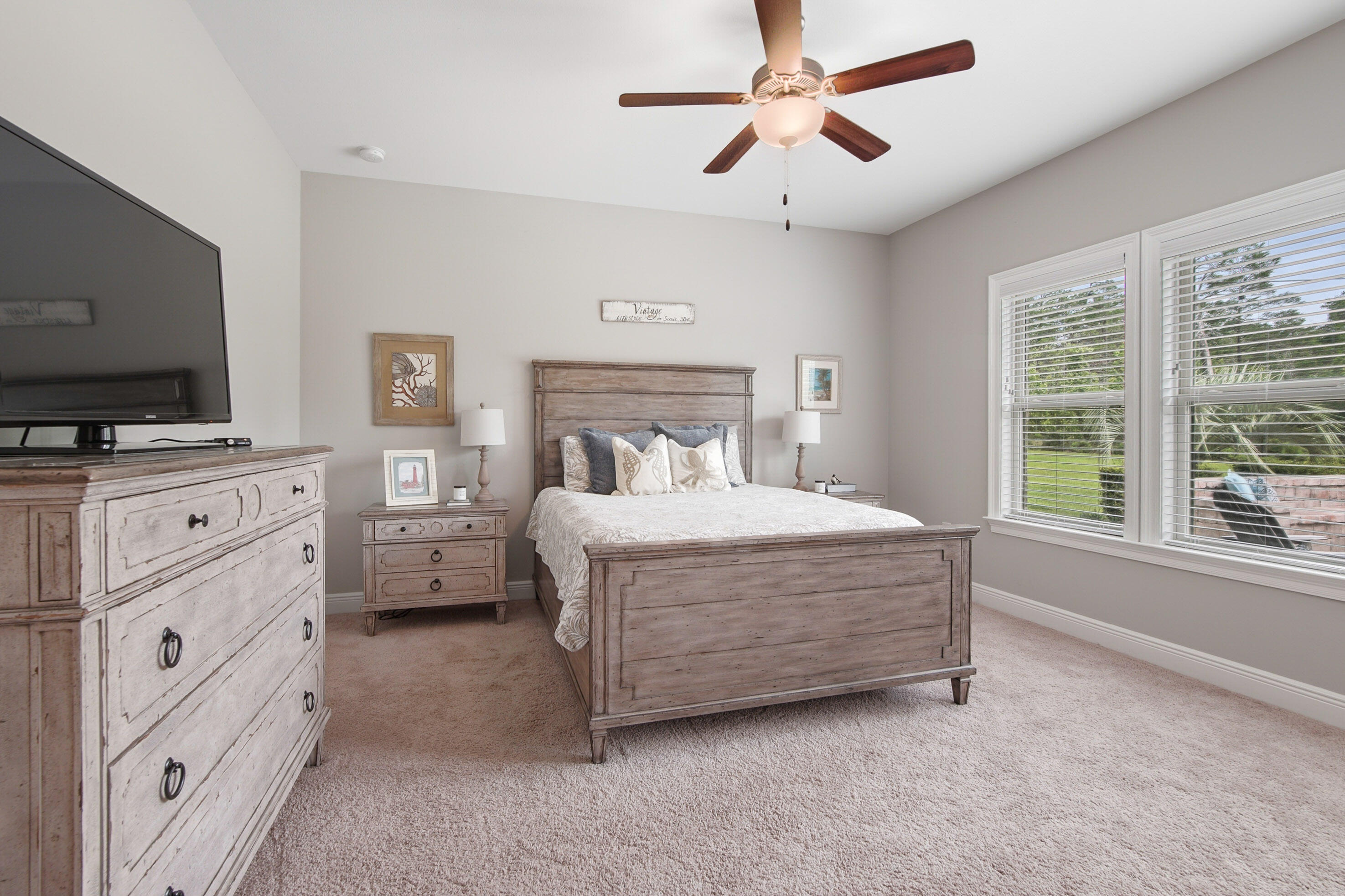810 Brushed Dune Circle