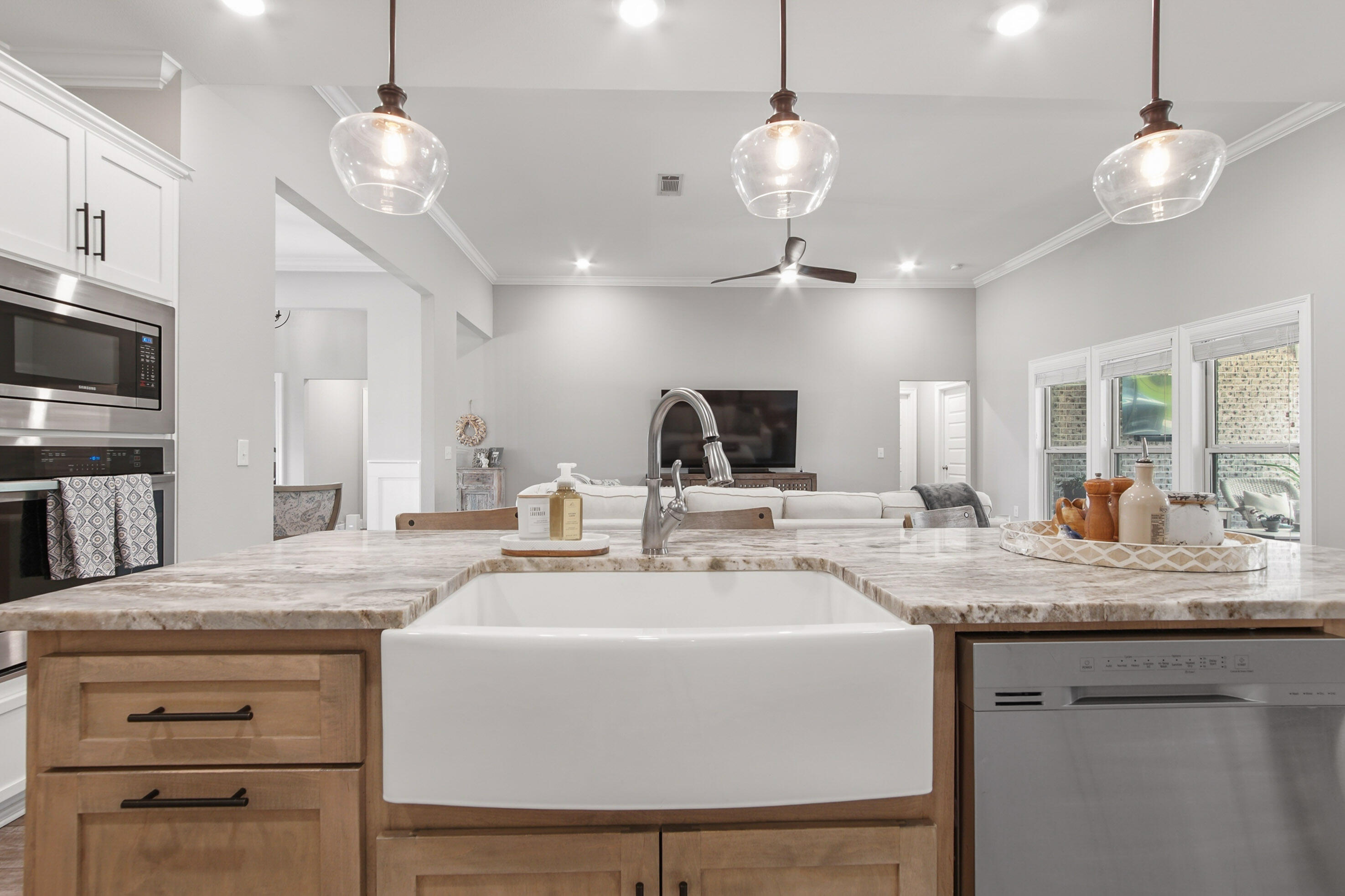 810 Brushed Dune Circle