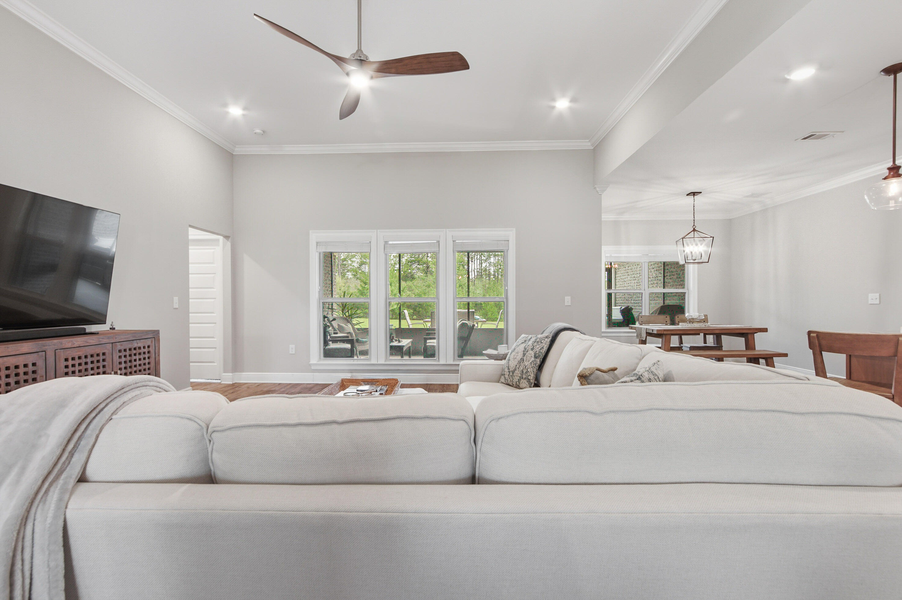 810 Brushed Dune Circle