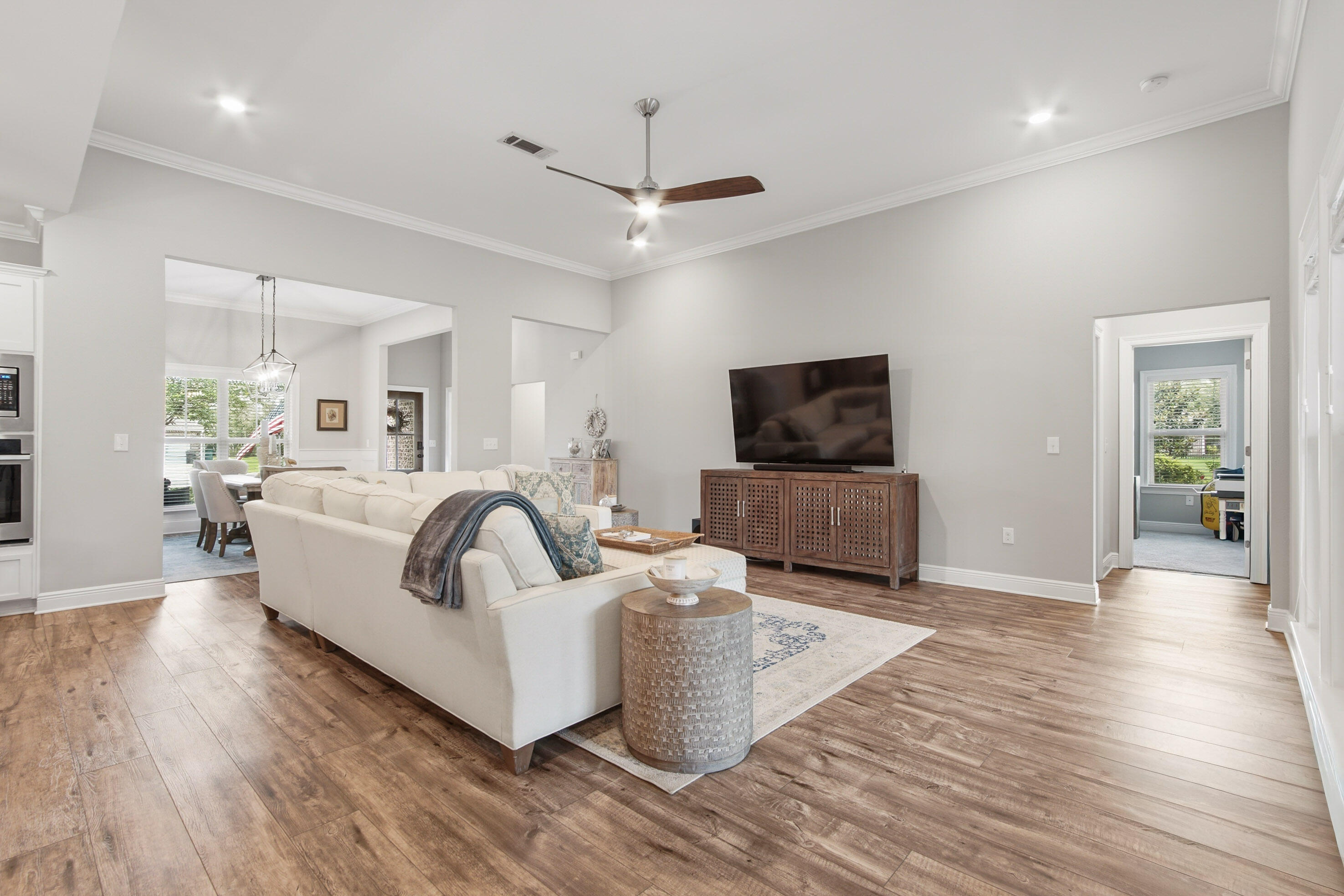 810 Brushed Dune Circle