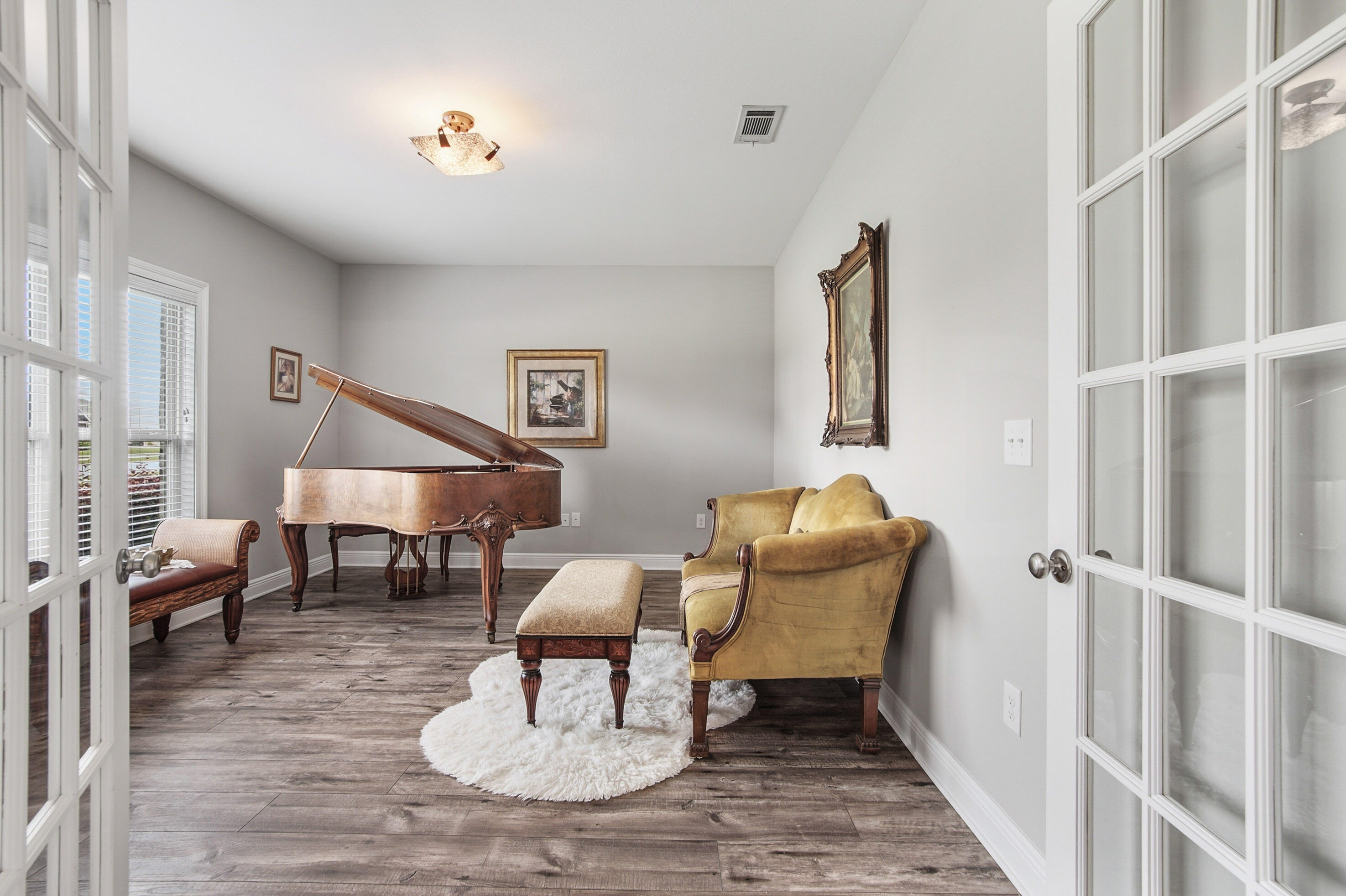 810 Brushed Dune Circle