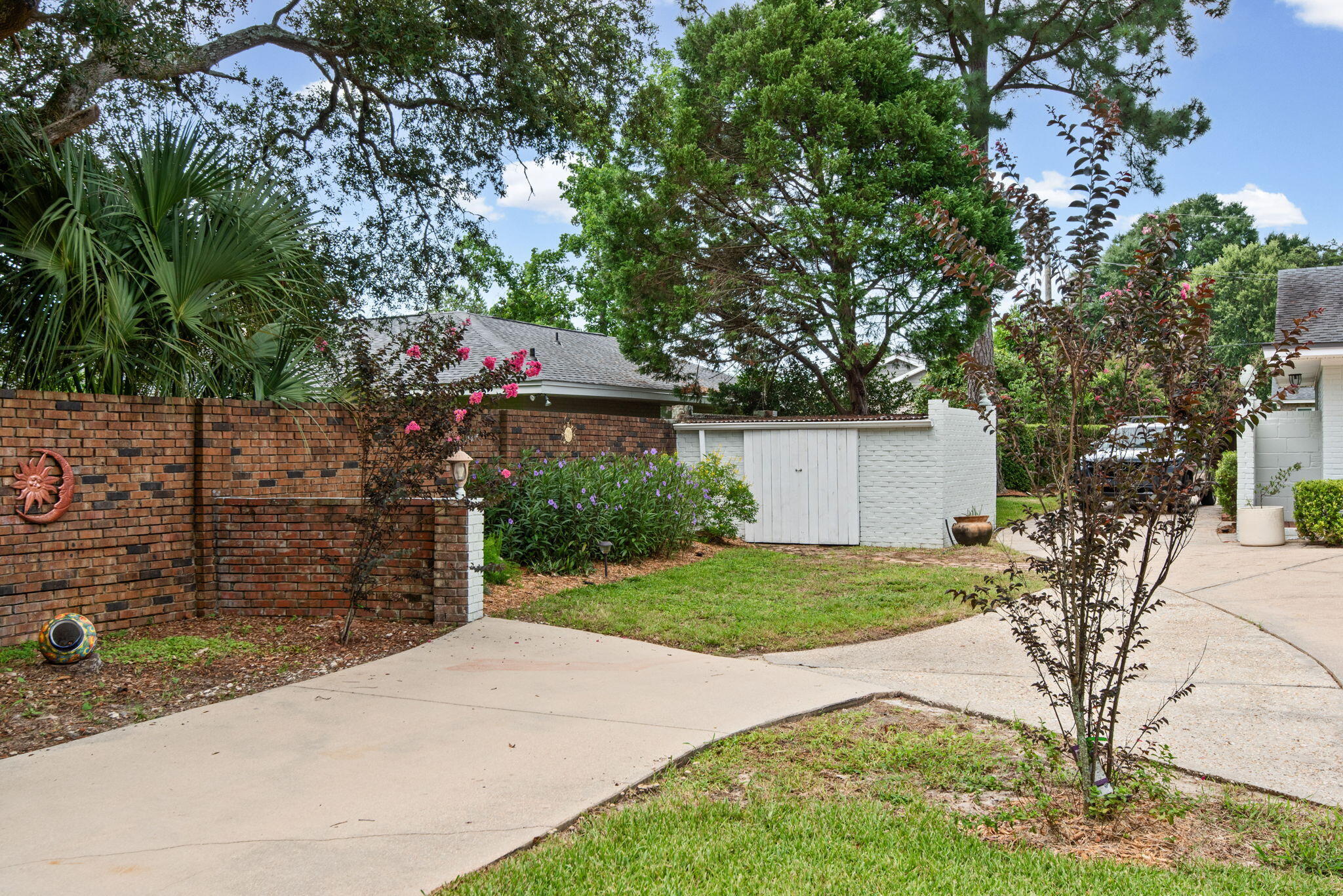 5 Maple Avenue