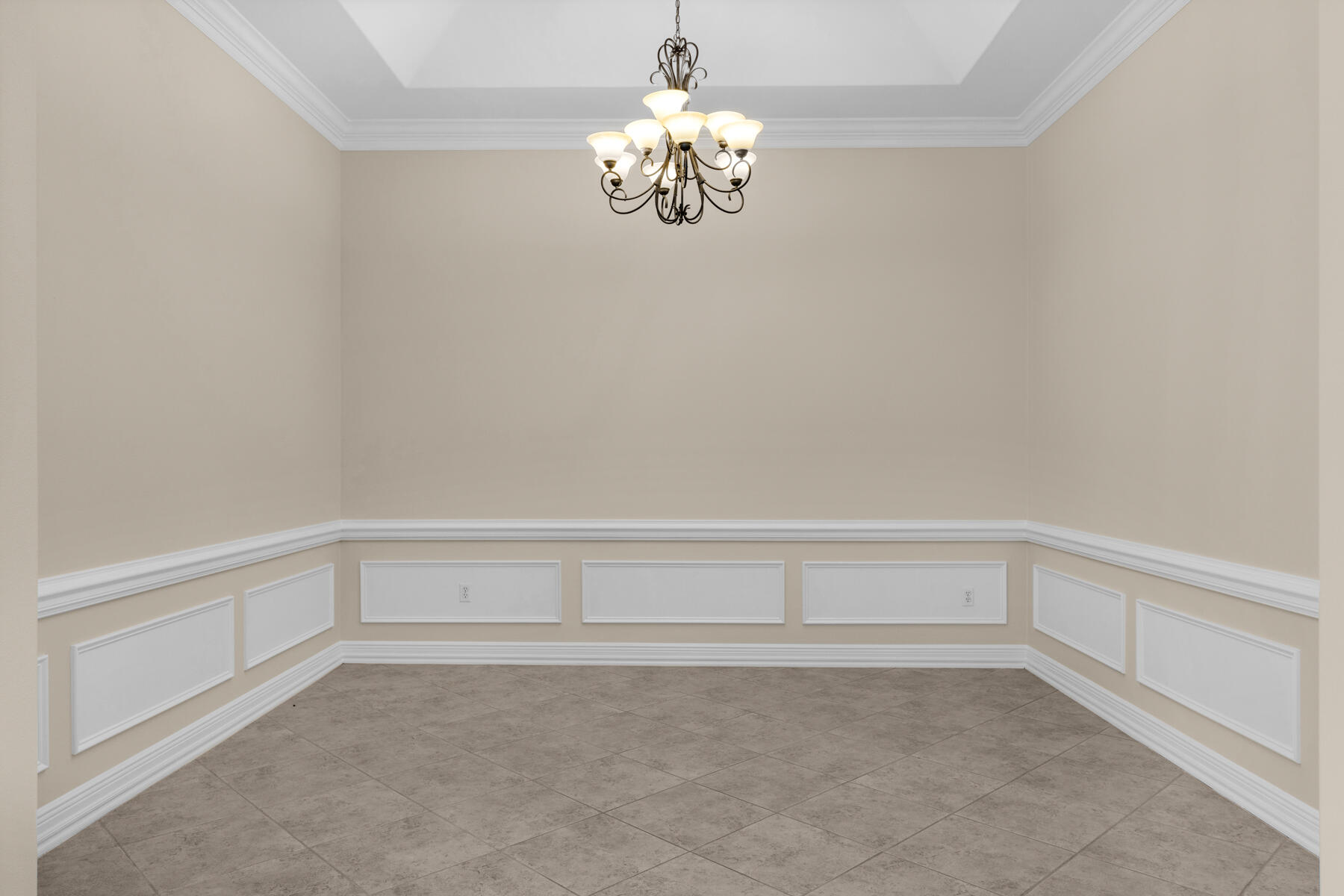 155 E Club House Drive