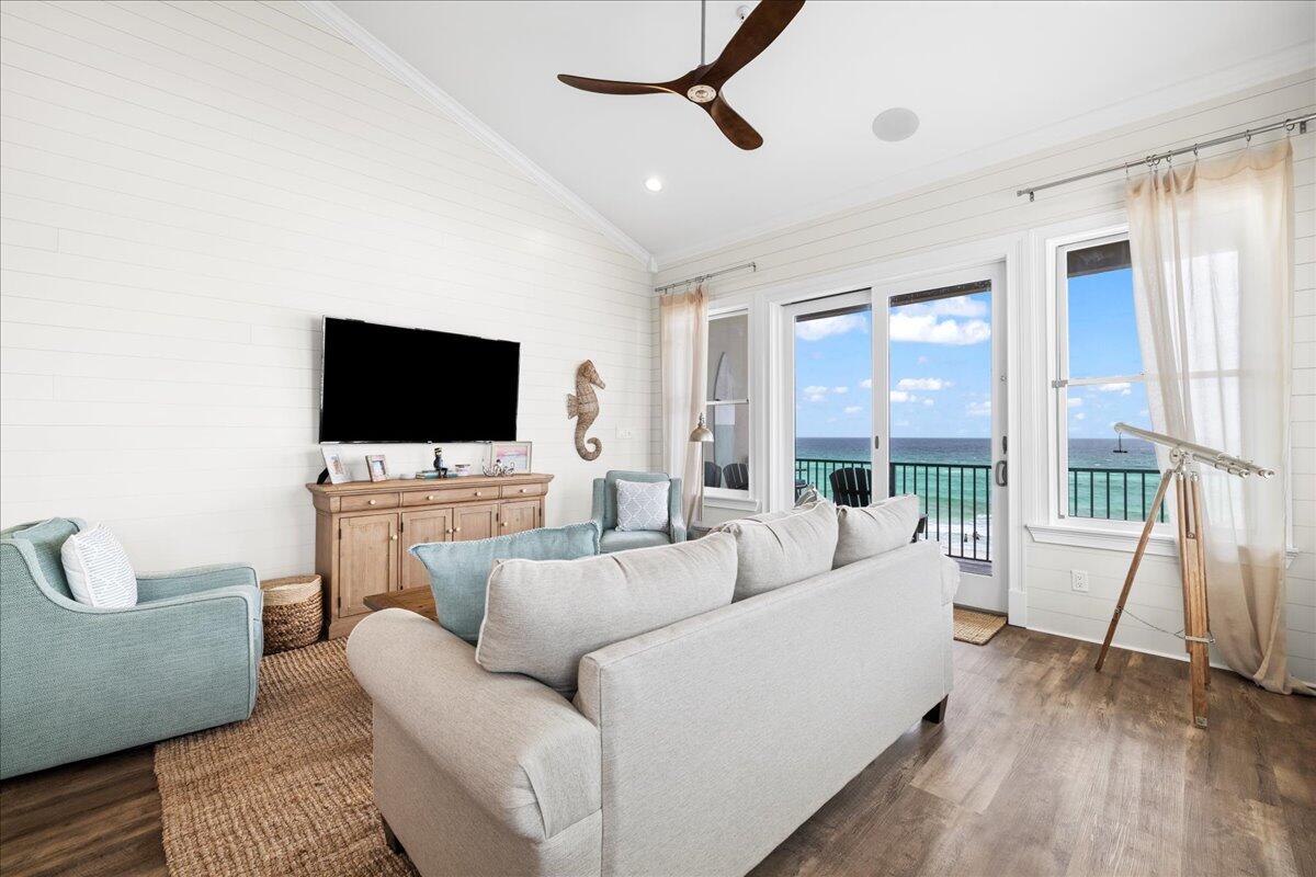 6073 W County Highway 30A, APT 205