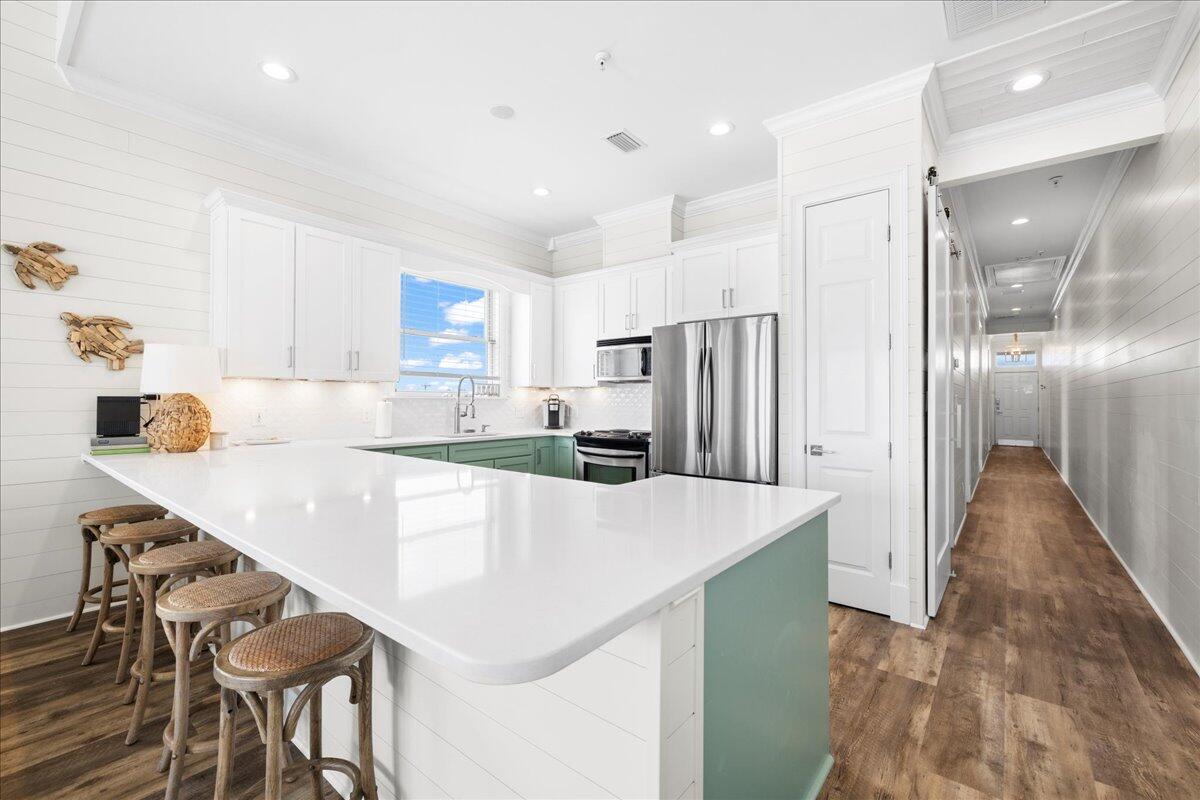 6073 W County Highway 30A, APT 205