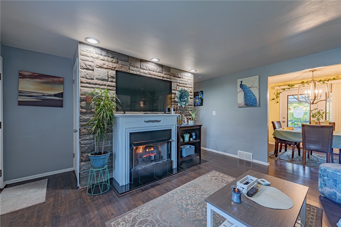 725 Cottonwood Drive