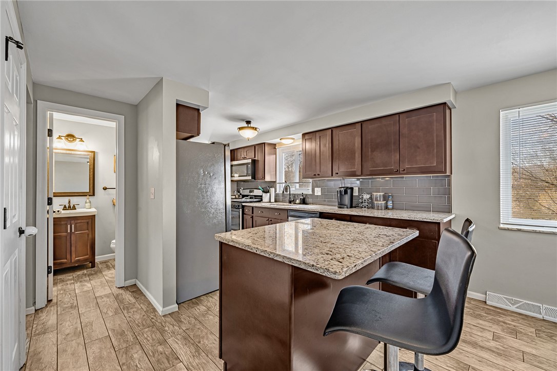 126 Crescent Garden Dr