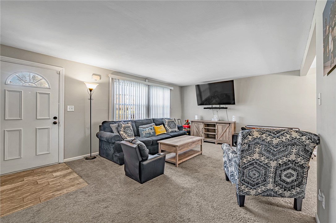 126 Crescent Garden Dr