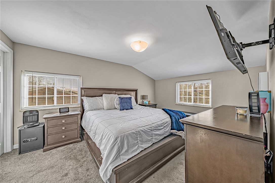 126 Crescent Garden Dr