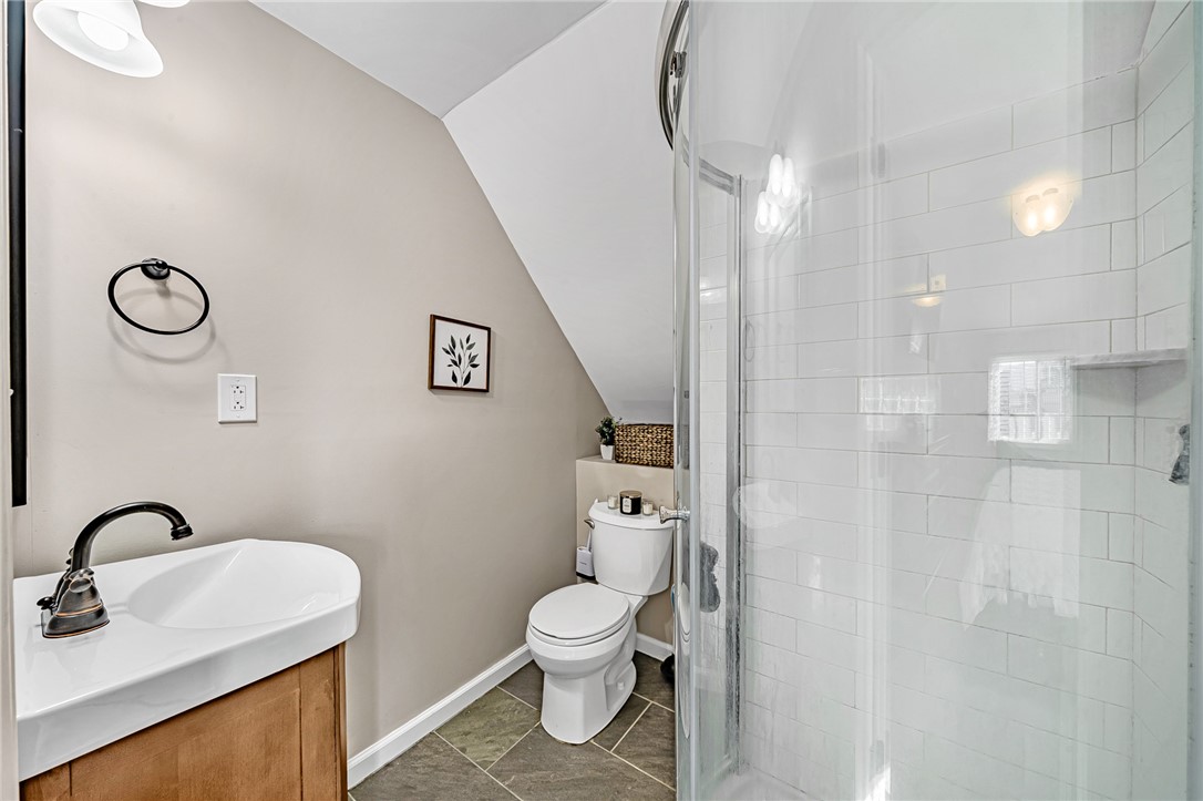 126 Crescent Garden Dr