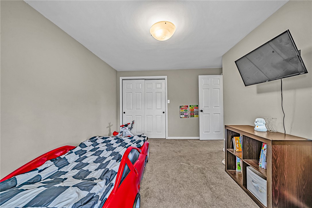 126 Crescent Garden Dr