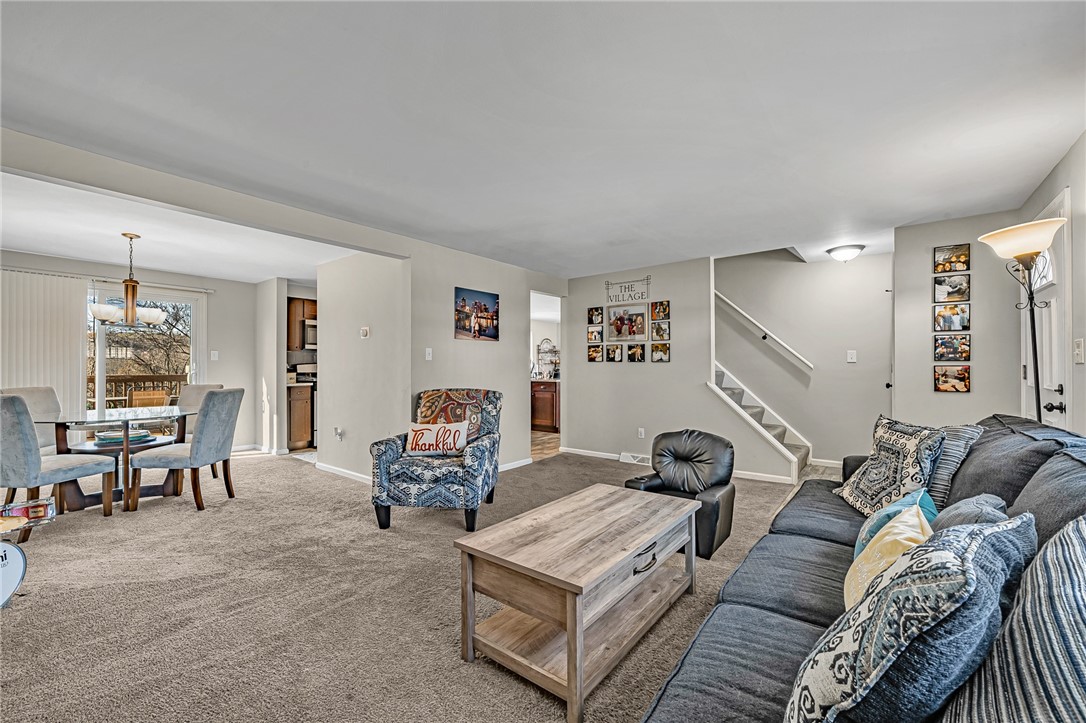 126 Crescent Garden Dr