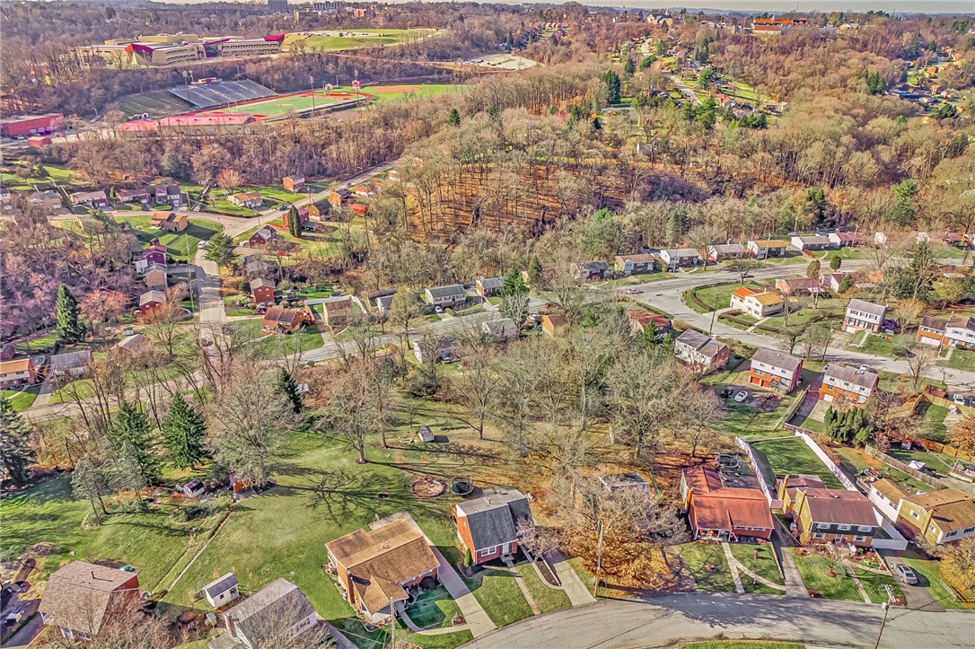 126 Crescent Garden Dr