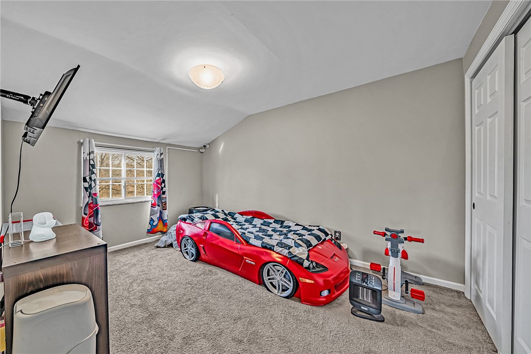 126 Crescent Garden Dr