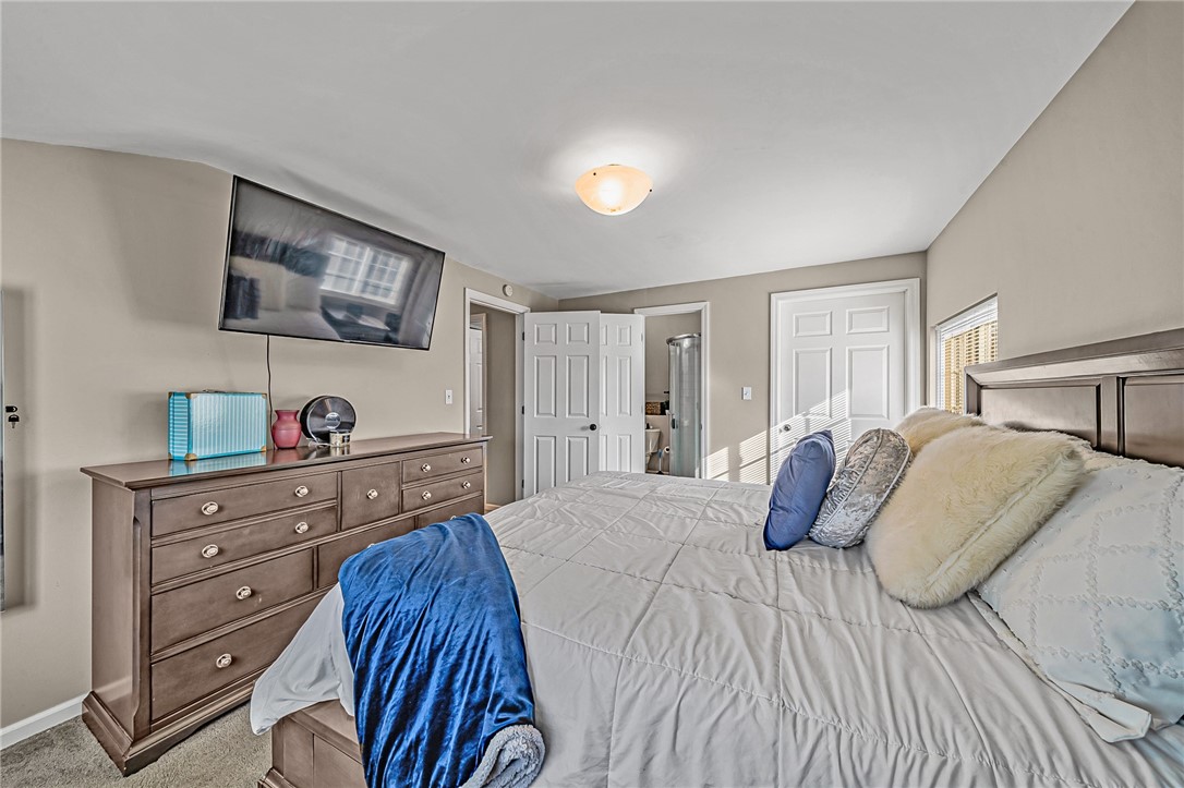 126 Crescent Garden Dr