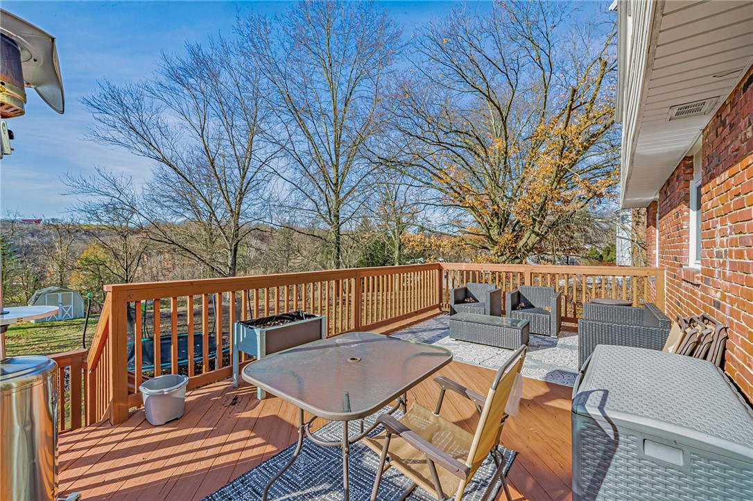 126 Crescent Garden Dr