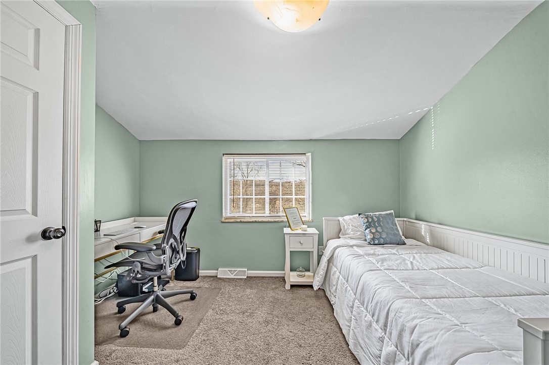 126 Crescent Garden Dr