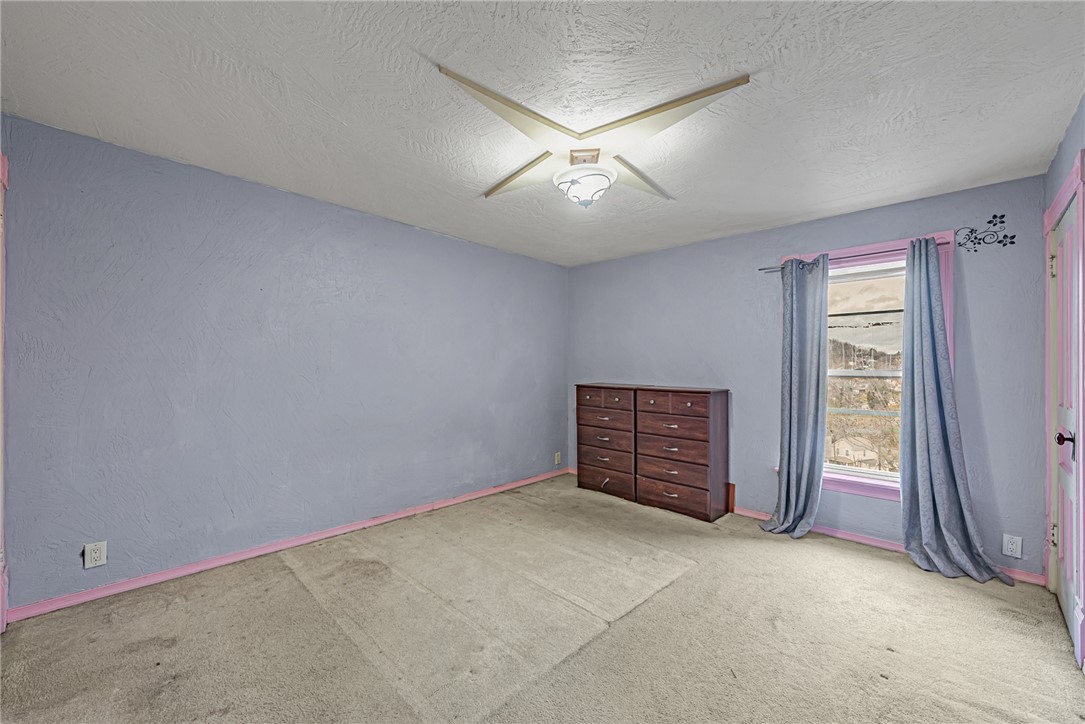 707 1/2 Saint Clair Avenue