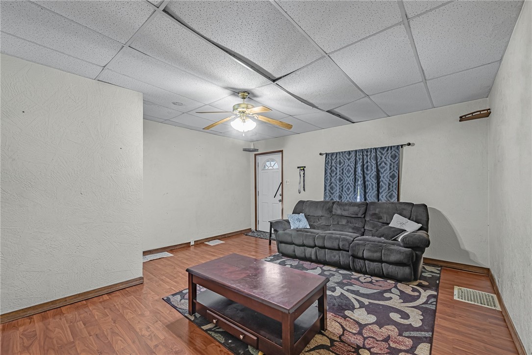 707 1/2 Saint Clair Avenue