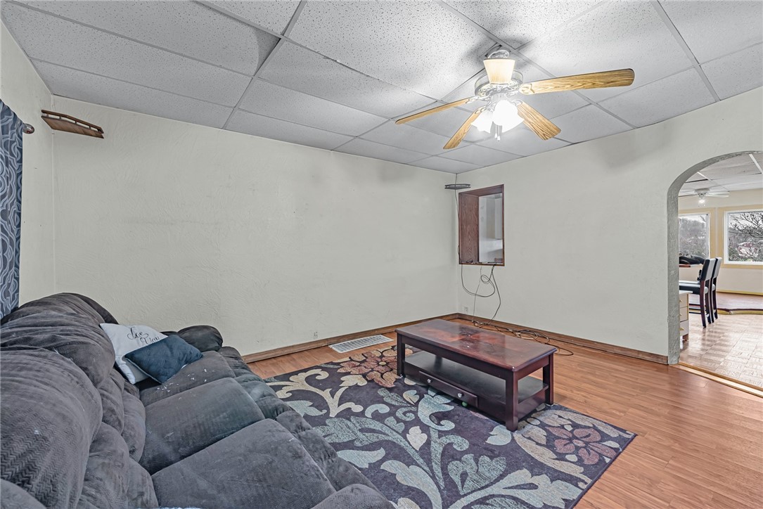 707 1/2 Saint Clair Avenue