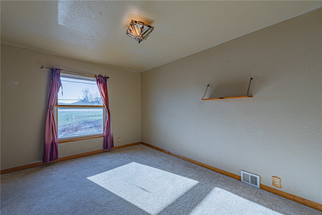 707 1/2 Saint Clair Avenue