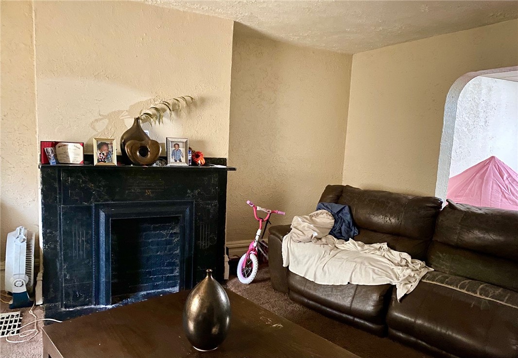 2749 Glen Mawr Street