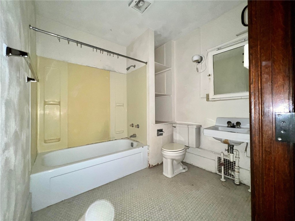 50 W Main Street 901