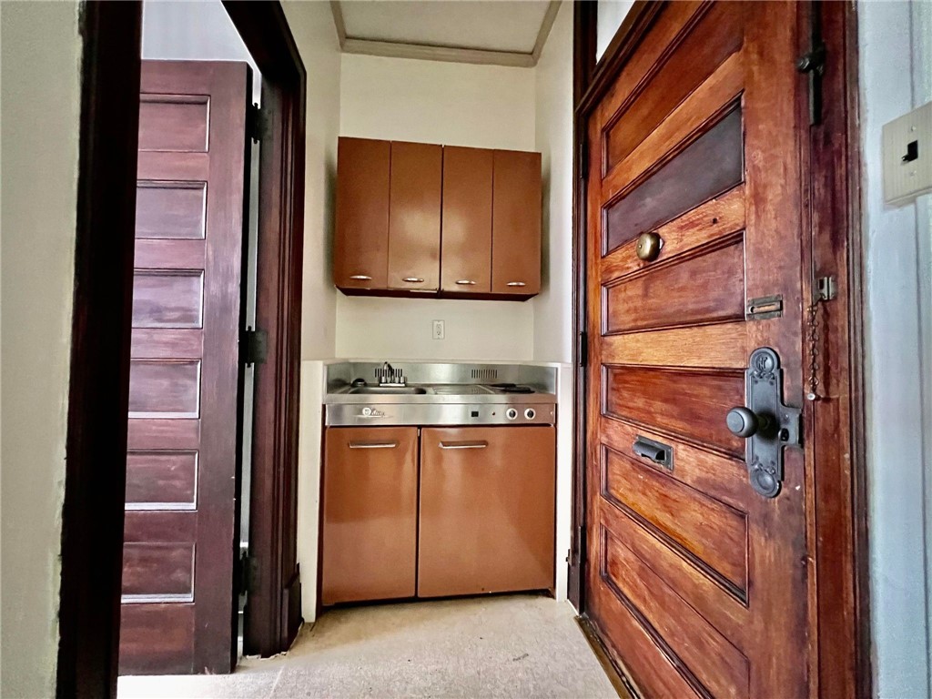 50 W Main Street 1012